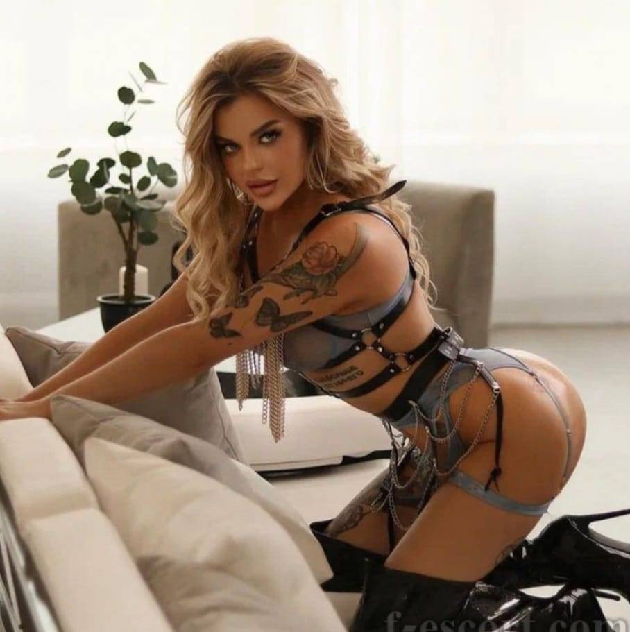 İstanbul Escort Pınar İle Fantezilerde Sınır Tanımayın